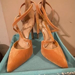 Gorgeous velvet mustard colored heels